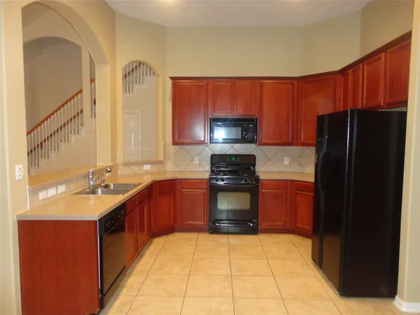 $2,550 | 114 Bryce Branch Circle, The Woodlands, TX 77382