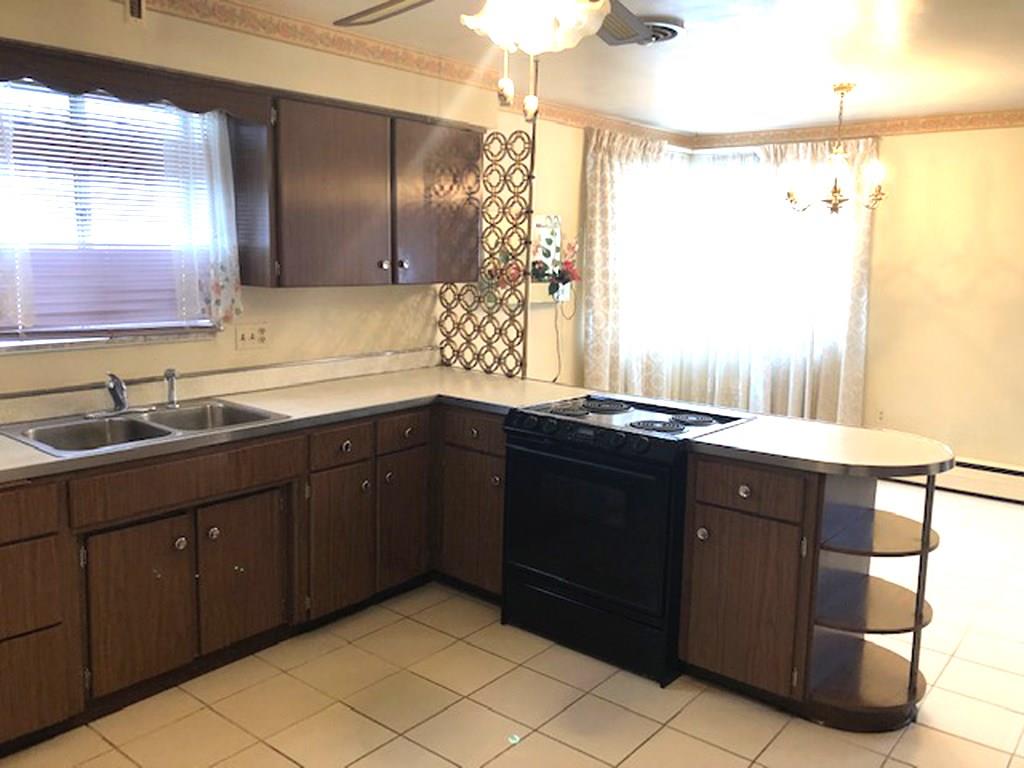5572 Aiken Road McKees Rocks, PA 15136 - Photo 4 of 24