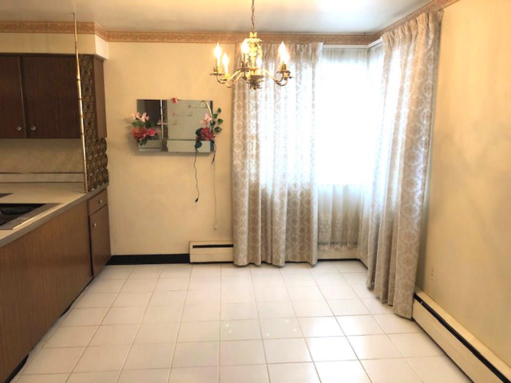 5572 Aiken Road McKees Rocks, PA 15136 - Photo 6 of 24