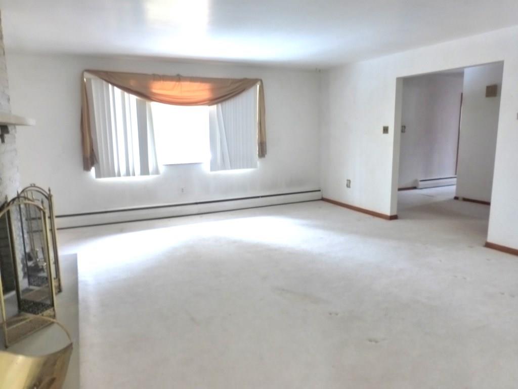 5572 Aiken Road McKees Rocks, PA 15136 - Photo 7 of 24