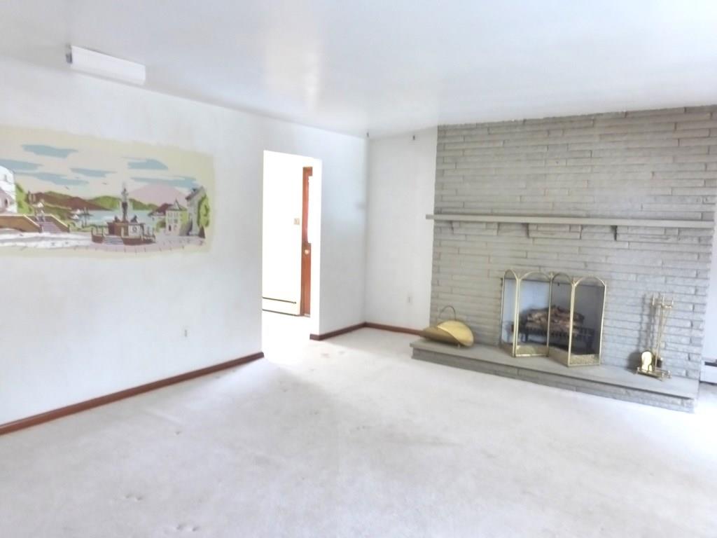 5572 Aiken Road McKees Rocks, PA 15136 - Photo 9 of 24