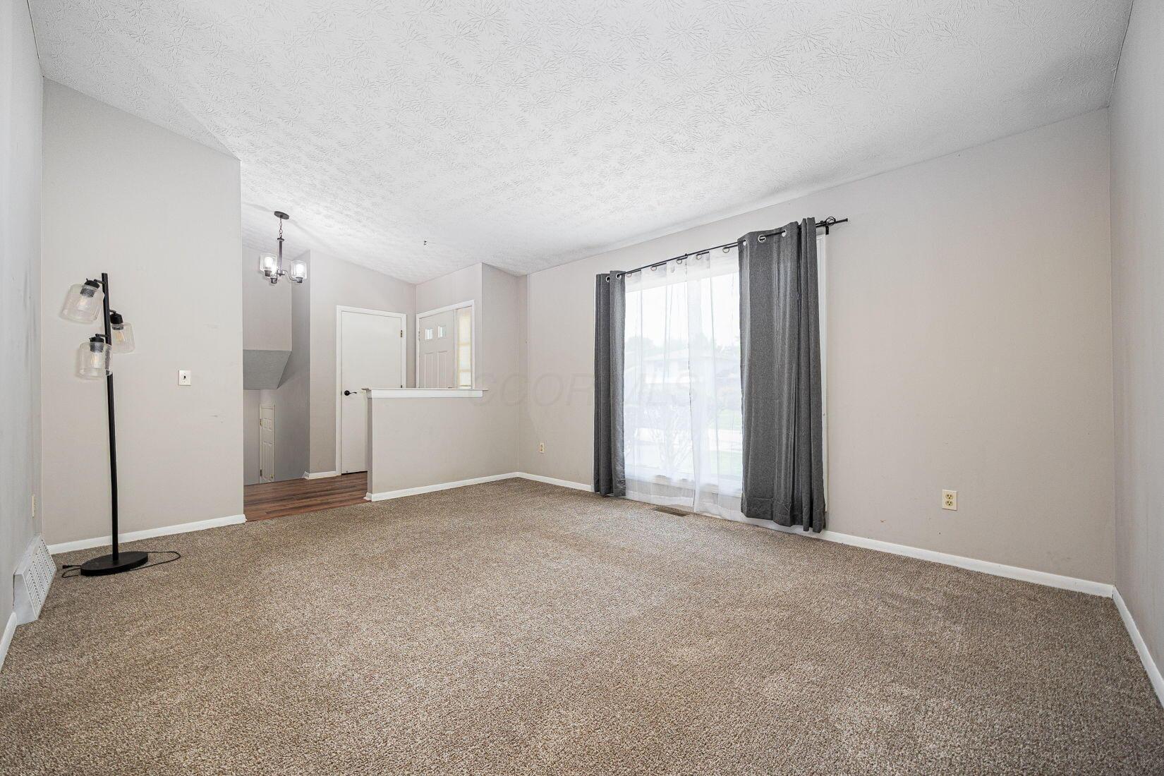 5486 Pine Bluff Road Columbus, OH 43229 - Photo 5 of 33 11-web-or-mls-Cody Cleary - 5486 Pine Bl