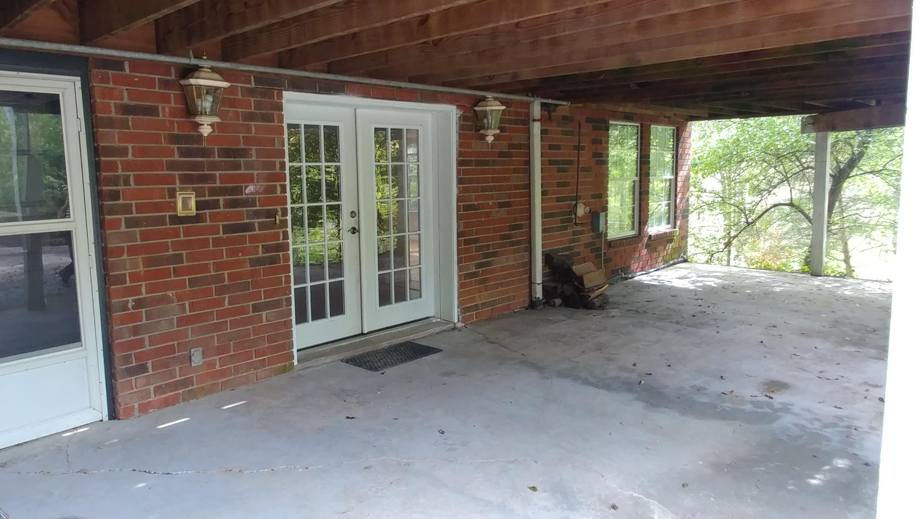 423 Isbill Road Chattanooga, TN 37419 - Photo 41 of 62 Lower Level, Covered Patio