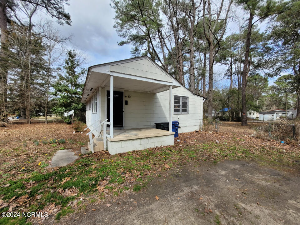 2215 Ivy Road Kinston, NC 28501 - Photo 11 of 13 11