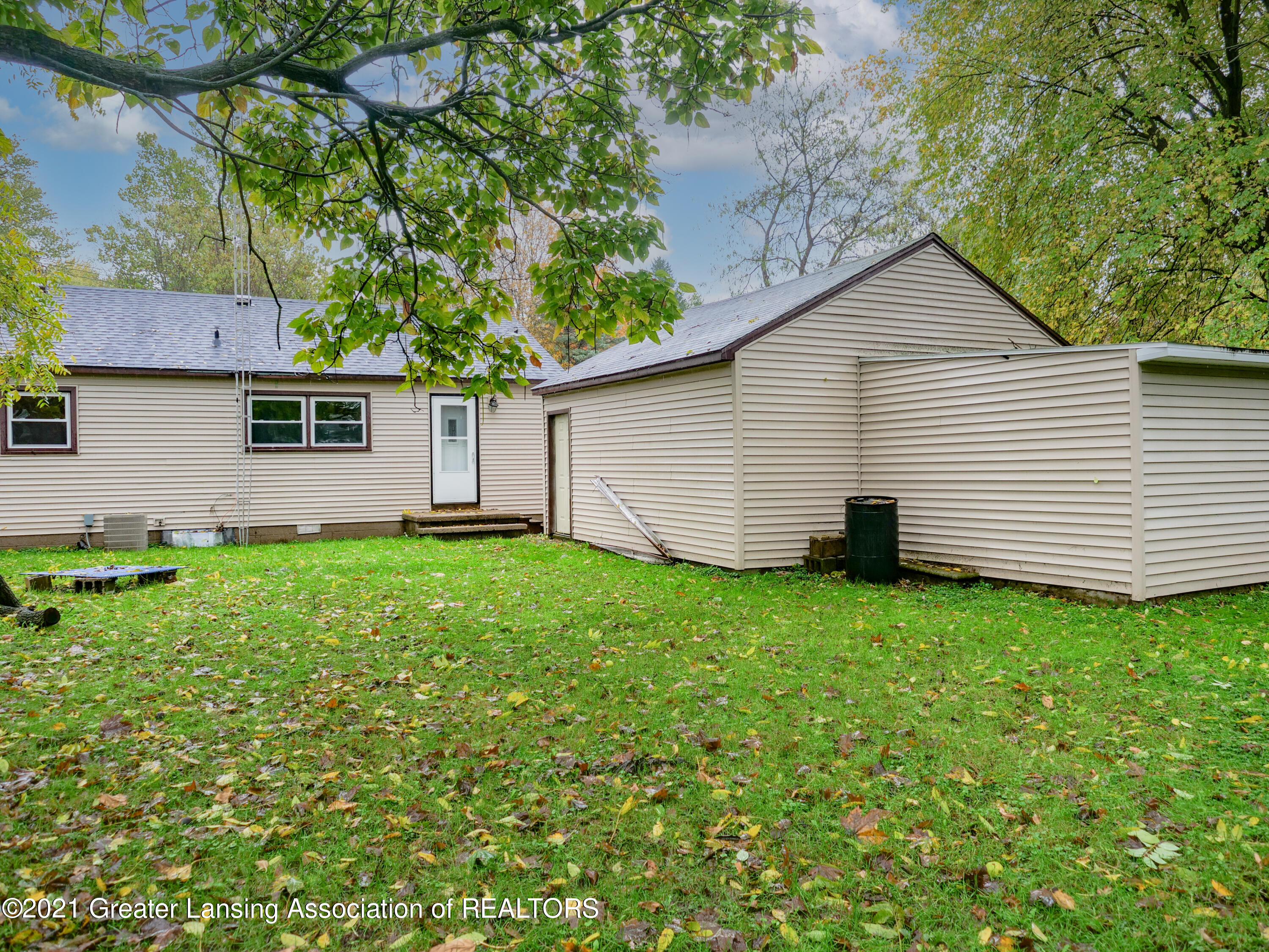 6816 Cooper Road Lansing, MI 48911 - Photo 22 of 23 6816_Cooper_Rd-26