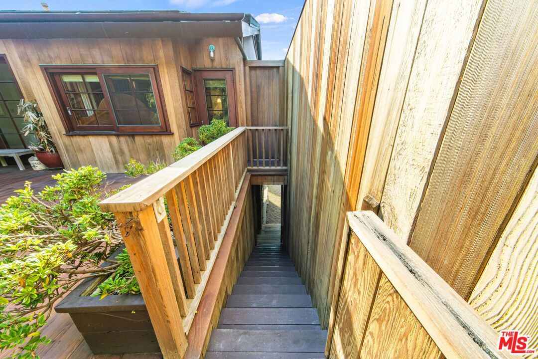 24542 Malibu Road Malibu, CA 90265 - Photo 17 of 21