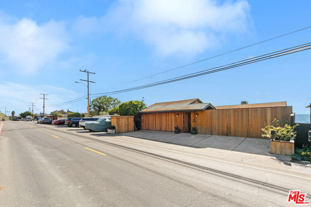24542 Malibu Road Malibu, CA 90265 - Photo 18 of 21