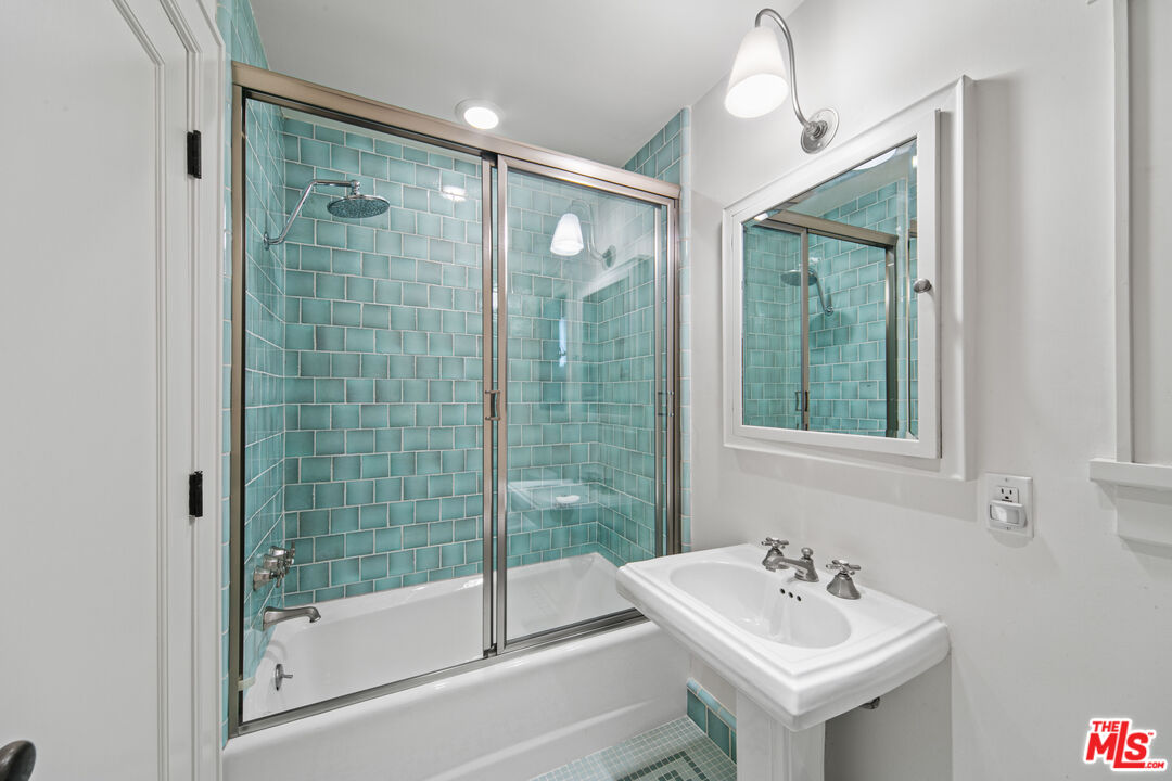 24542 Malibu Road Malibu, CA 90265 - Photo 8 of 21