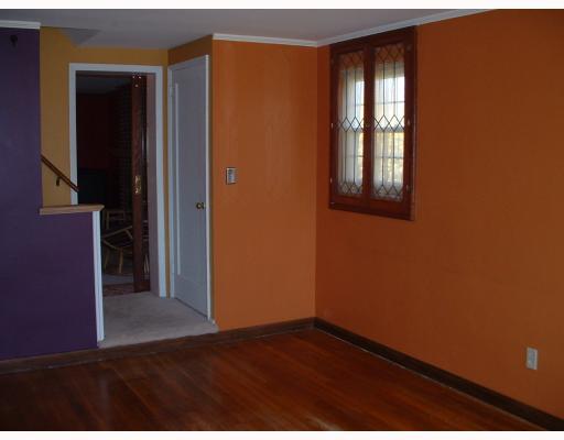 1412 Jefferson Heights Road Pittsburgh, PA 15235 - Photo 4 of 18 Living Room.