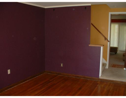 1412 Jefferson Heights Road Pittsburgh, PA 15235 - Photo 5 of 18 Living Room.