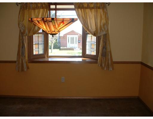 1412 Jefferson Heights Road Pittsburgh, PA 15235 - Photo 6 of 18 Dining Room.