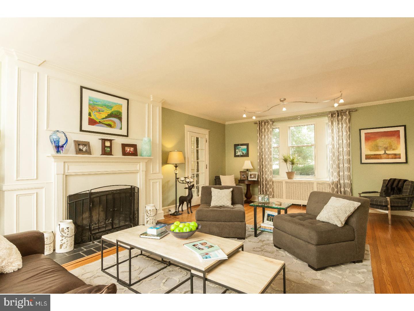 900 Homestead Road Jenkintown, PA 19046 - Photo 5 of 25 Living Room