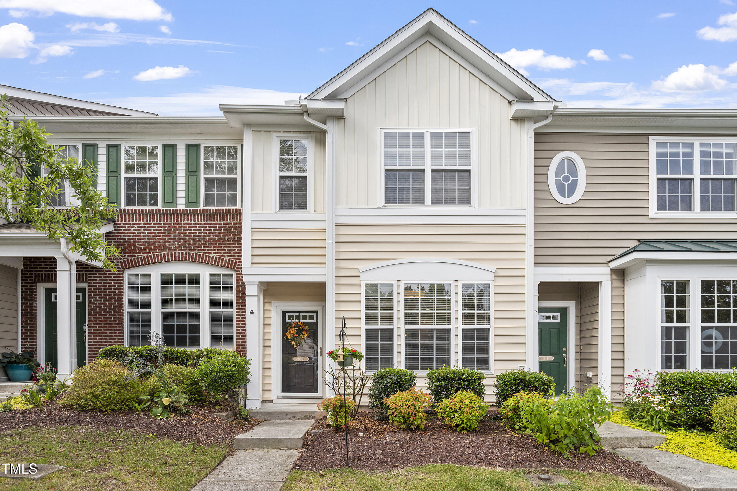 01-109 Grey Elm Trail [2330490]_01