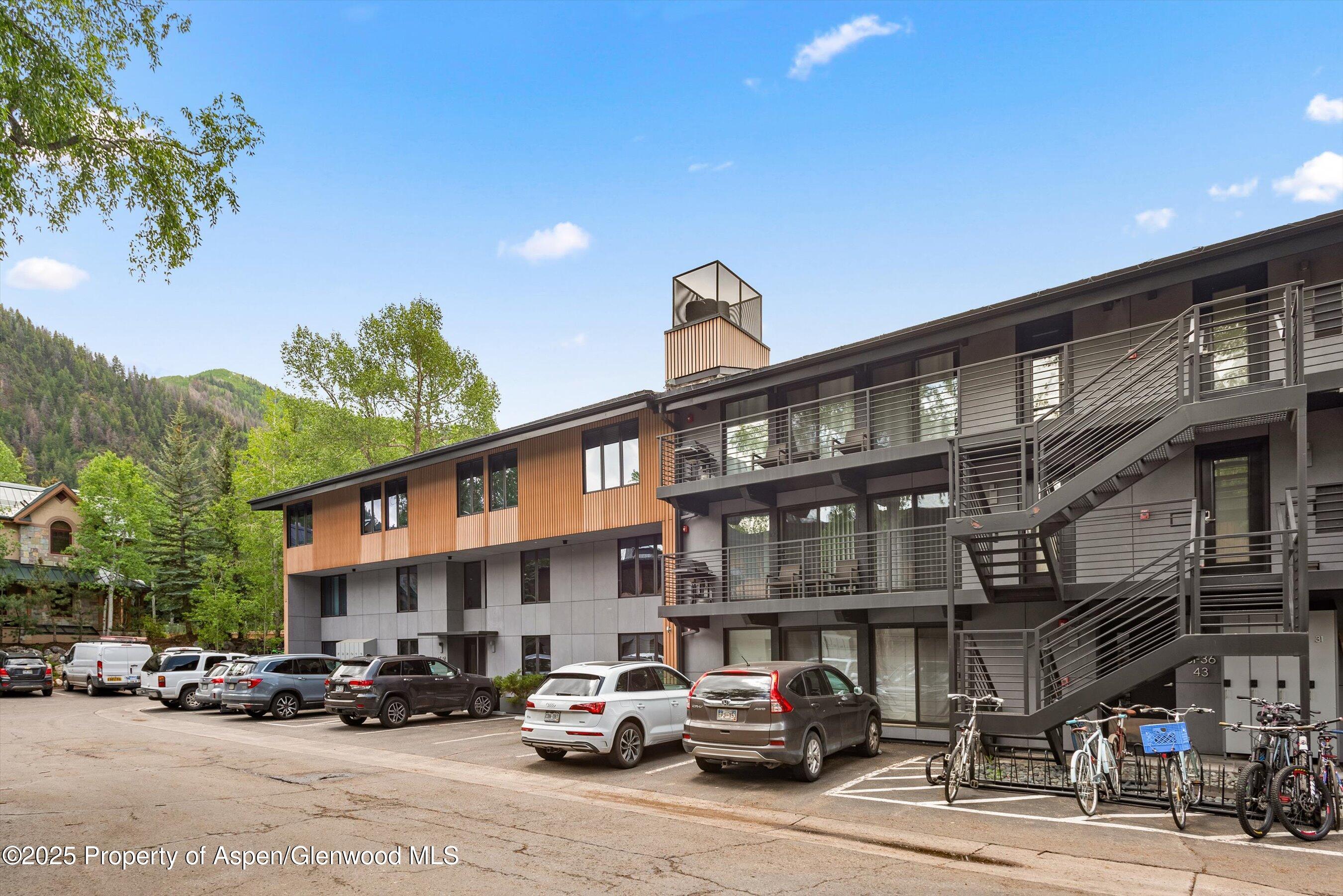 1039 East Cooper Avenue, Unit 36B Aspen, CO 81611 - Photo 15 of 15 a building view