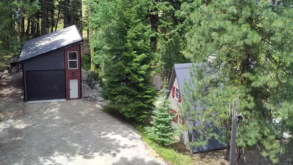 $469,900 | 32 Duffys Lane, Cascade, ID 83611