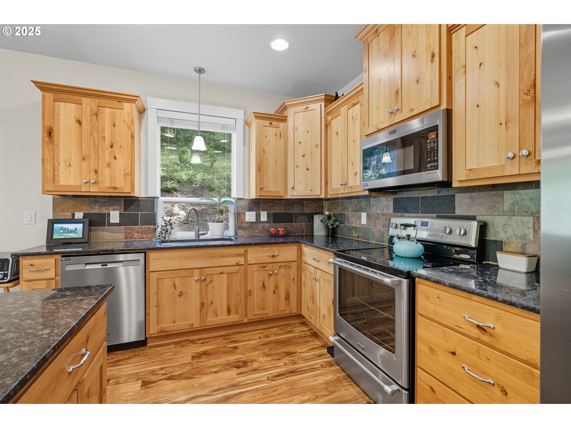 5601 Northeast 276th Avenue Camas, WA 98607 - Photo 13 of 45