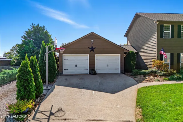 $618,900 | 12636 Pony Express Drive, Farragut, TN 37934