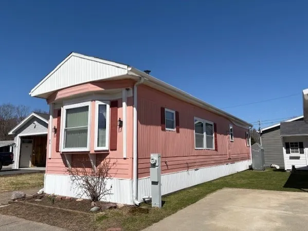 $95,000 | 300 East Washington Street, Unit 11R, North Attleboro, MA 02760