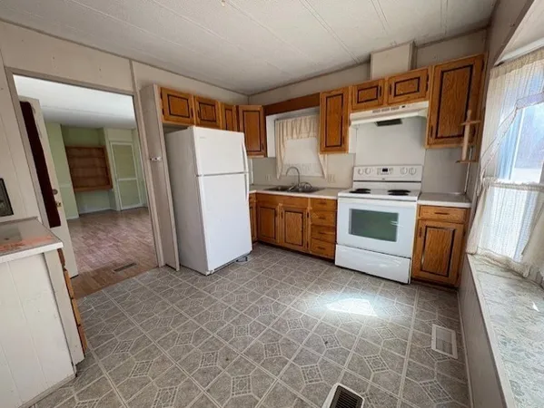 $95,000 | 300 East Washington Street, Unit 11R, North Attleboro, MA 02760