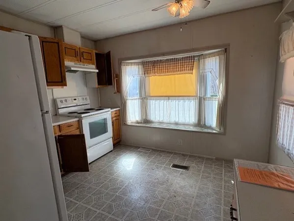 $95,000 | 300 East Washington Street, Unit 11R, North Attleboro, MA 02760