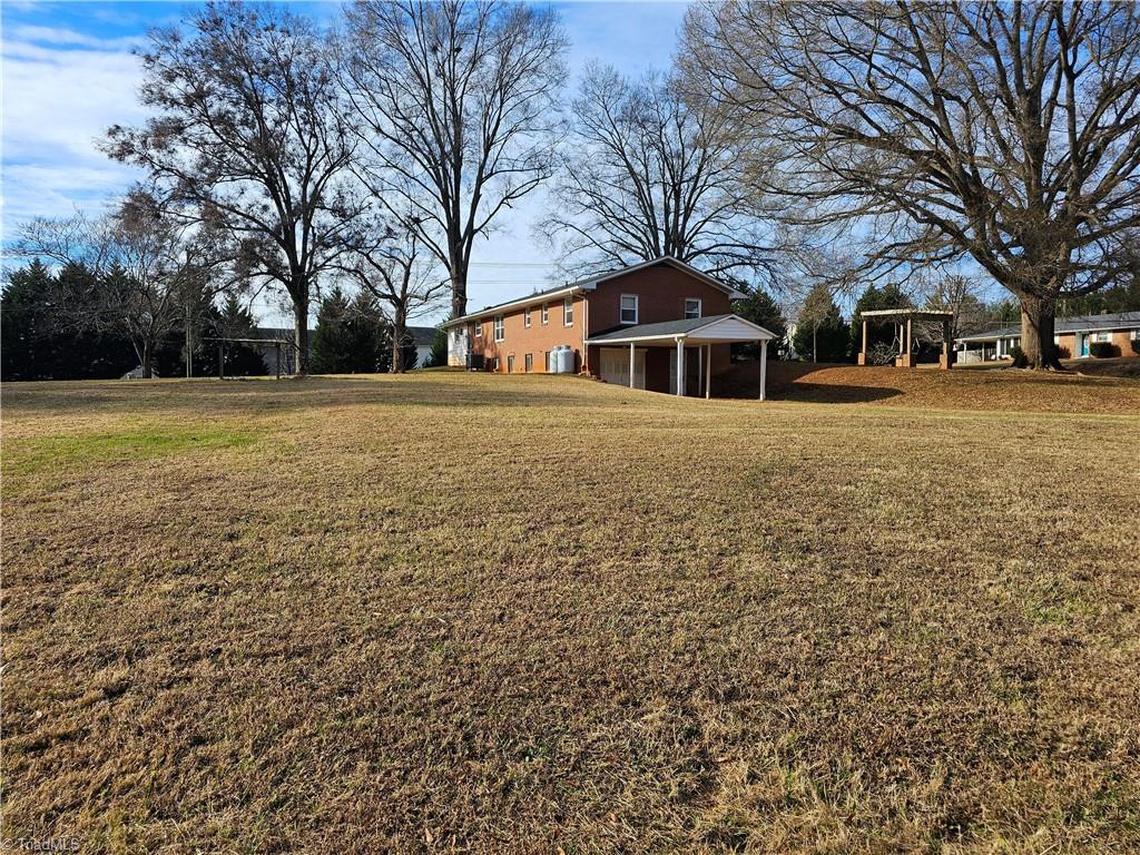 2230 Independence Road Winston-Salem, NC 27106 - Photo 5 of 41