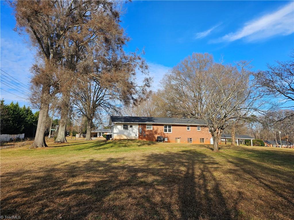 2230 Independence Road Winston-Salem, NC 27106 - Photo 8 of 41