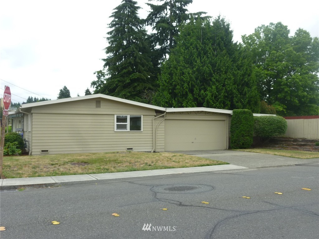 2501 Northeast 9th Street Renton, WA 98056 - Photo 2 of 24