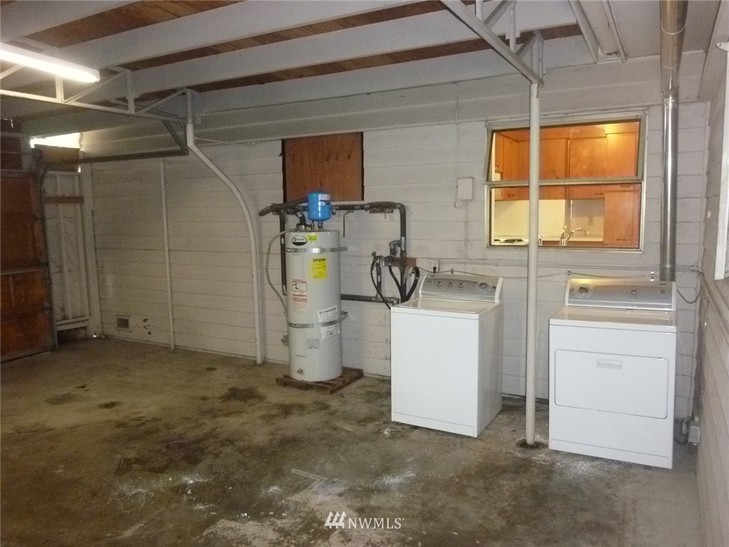 2501 Northeast 9th Street Renton, WA 98056 - Photo 16 of 24