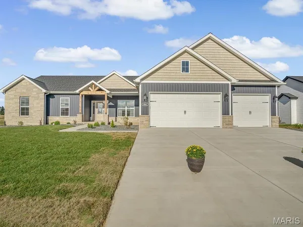 $520,000 | 484 Hayden Drive, Waterloo, IL 62298