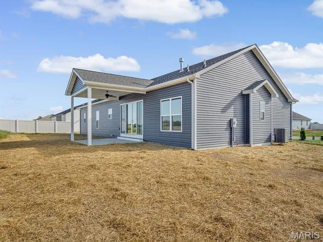 $520,000 | 484 Hayden Drive, Waterloo, IL 62298