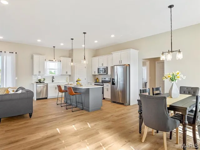 $520,000 | 484 Hayden Drive, Waterloo, IL 62298