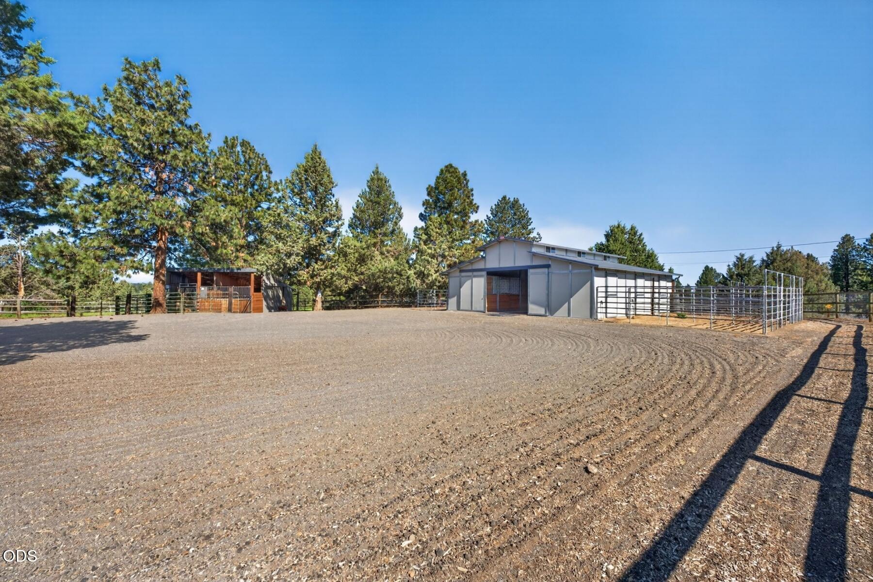 60376 Arnold Market Road Bend, OR 97702 - Photo 38 of 47