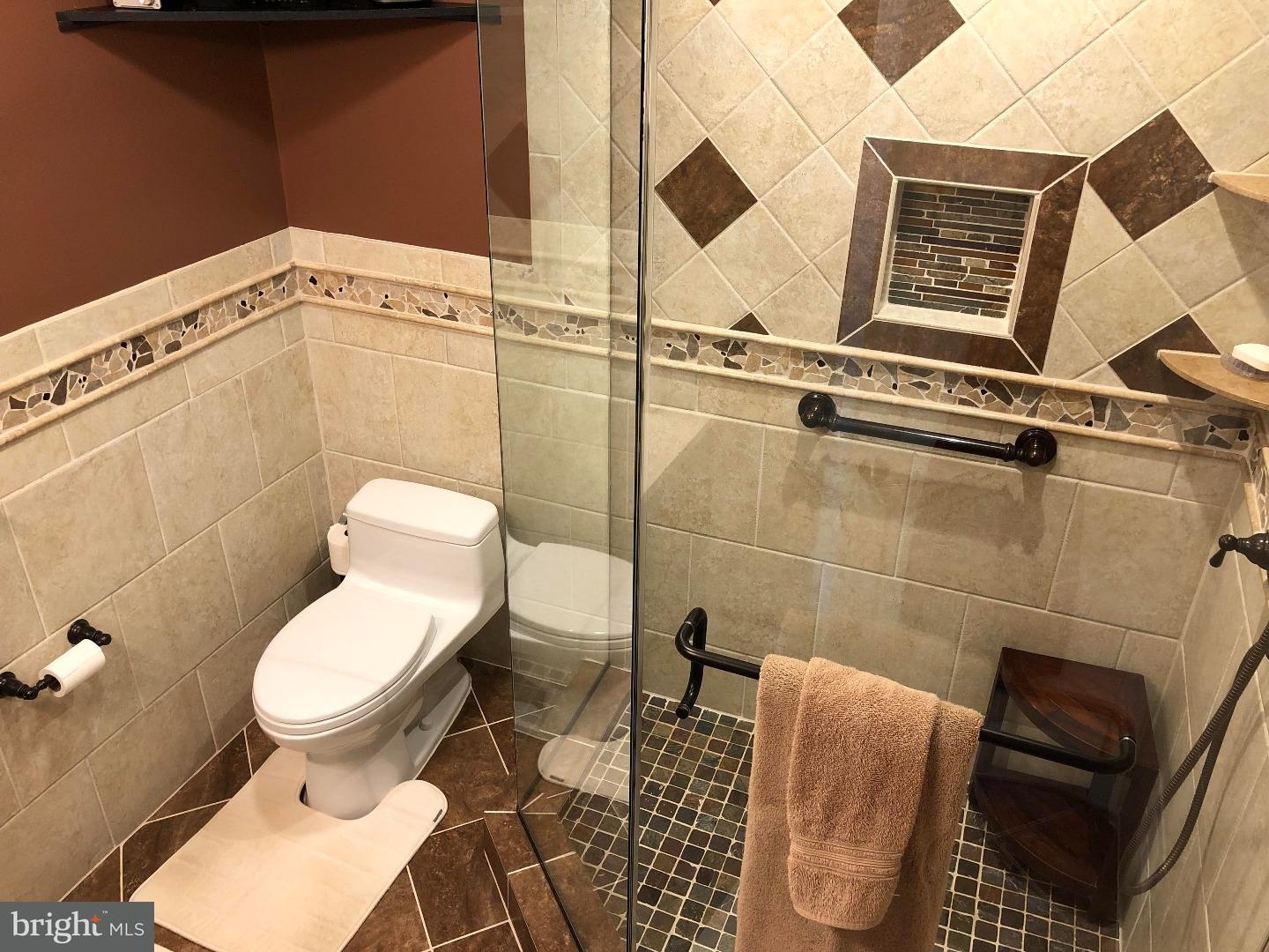 127 Laurel Road Southampton, PA 18966 - Photo 13 of 20 Master Bathroom