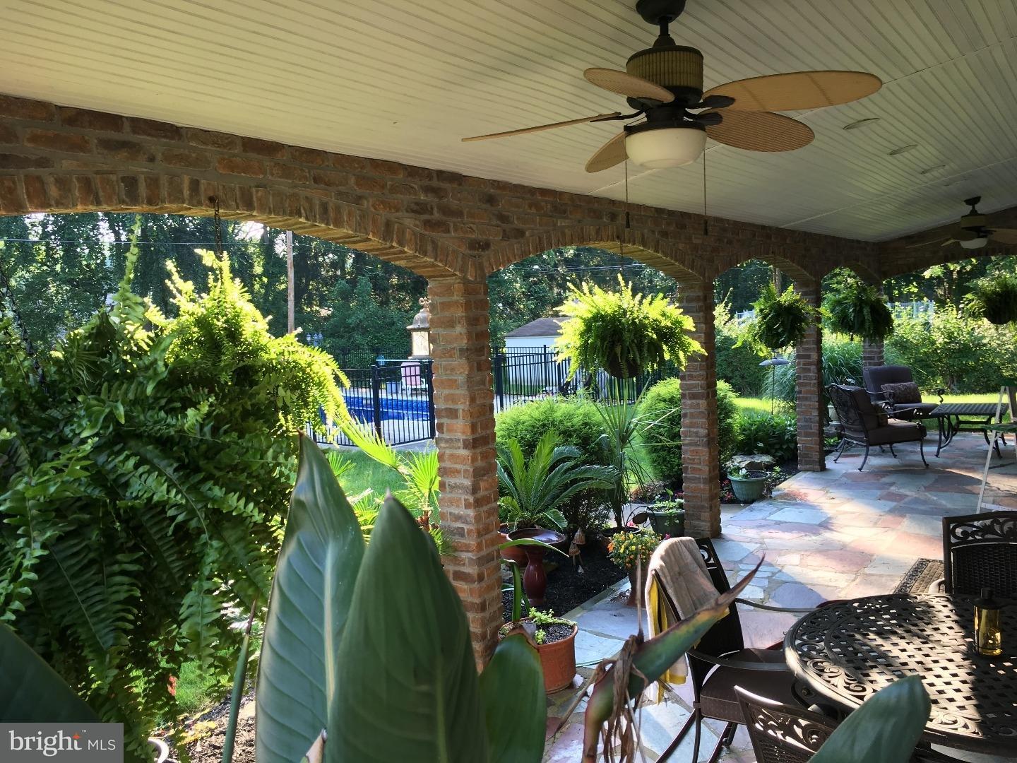 127 Laurel Road Southampton, PA 18966 - Photo 4 of 20 Patio