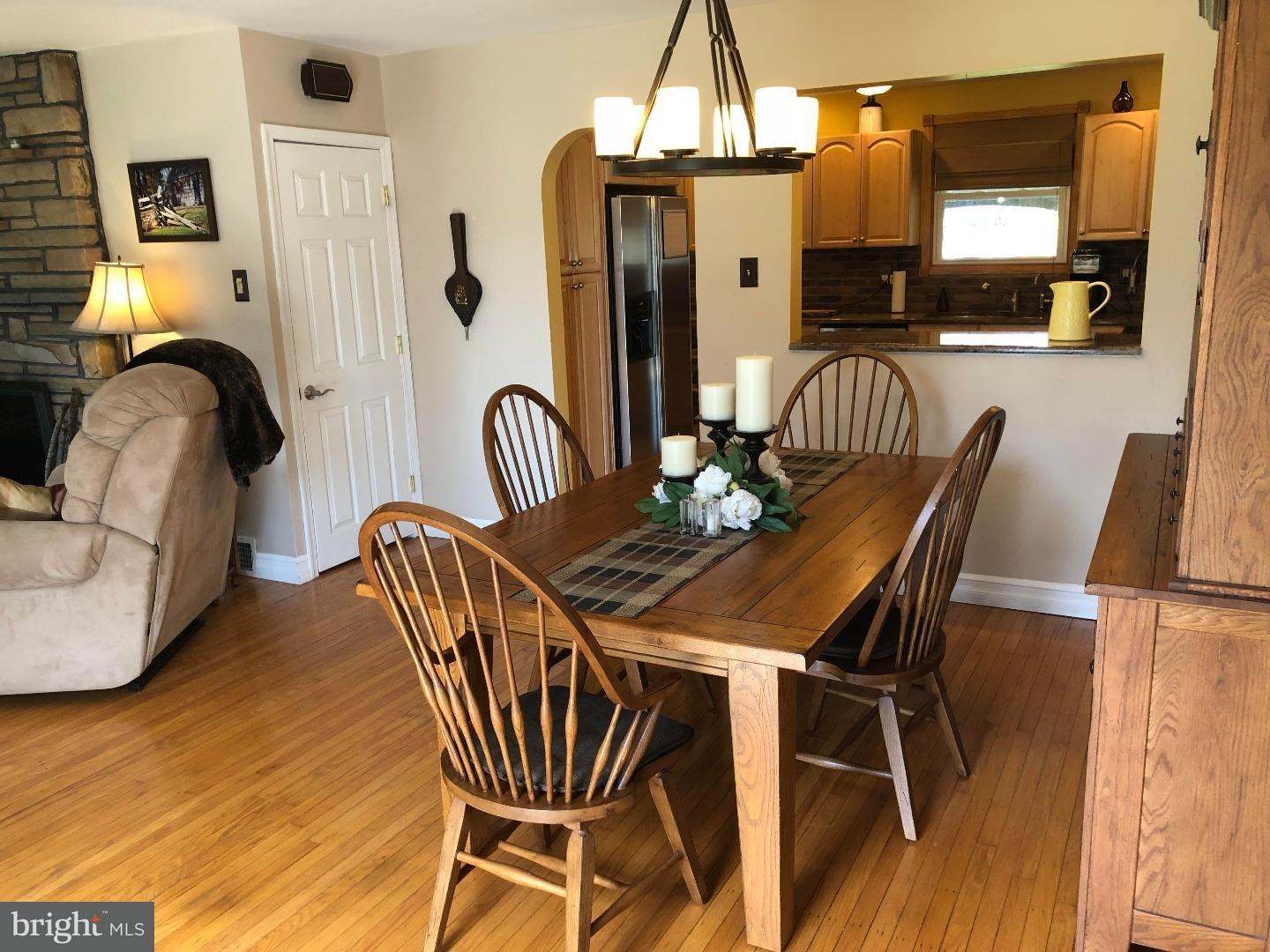 127 Laurel Road Southampton, PA 18966 - Photo 7 of 20 Dining Room