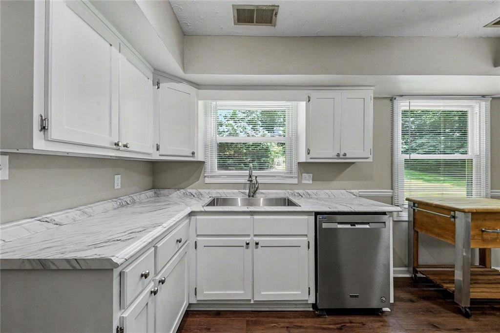 2570 Johnston Road Northwest Kennesaw, GA 30152 - Photo 12 of 66