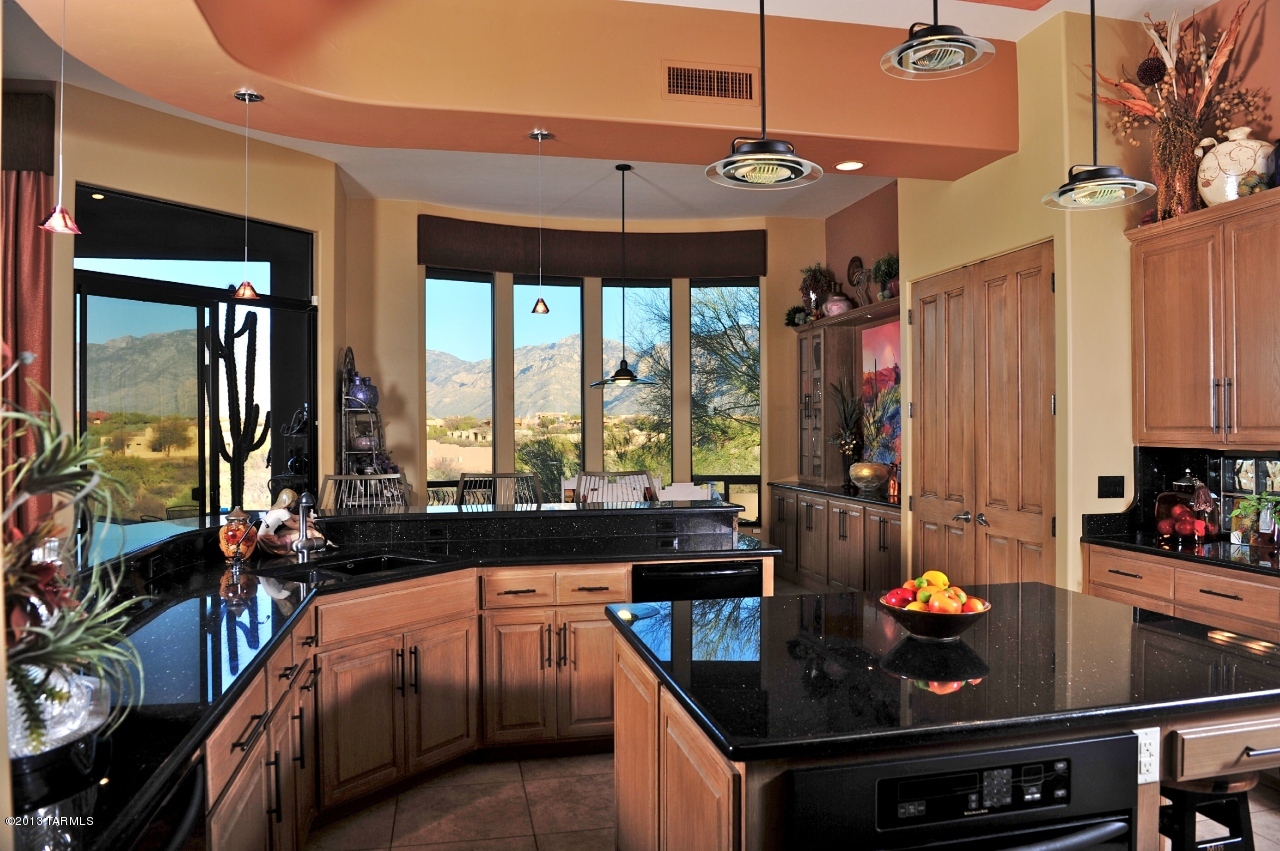 12172 North Copper Spring Trail Oro Valley, AZ 85755 - Photo 7 of 32