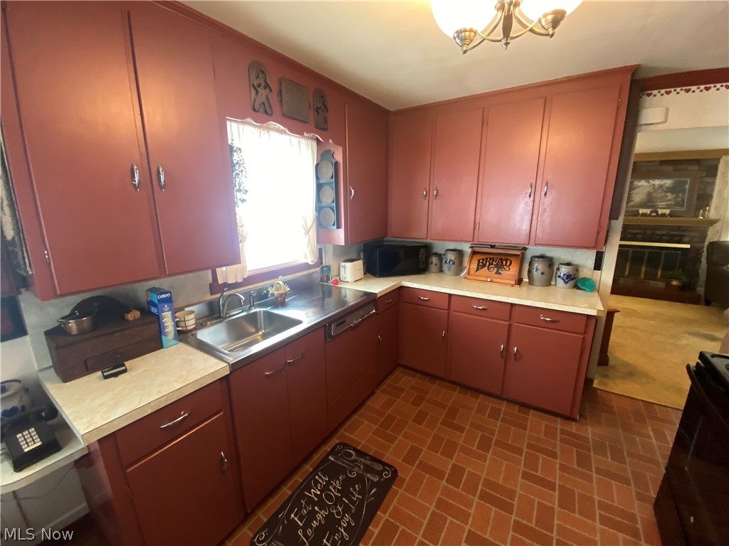 1316 Hollyrood Road Sandusky, OH 44870 - Photo 9 of 27