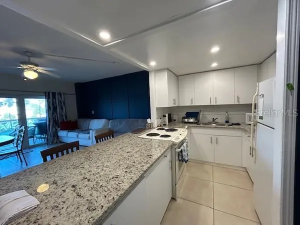 $2,400 | 880 Mandalay Avenue, Unit N204, Clearwater Beach, FL 33767