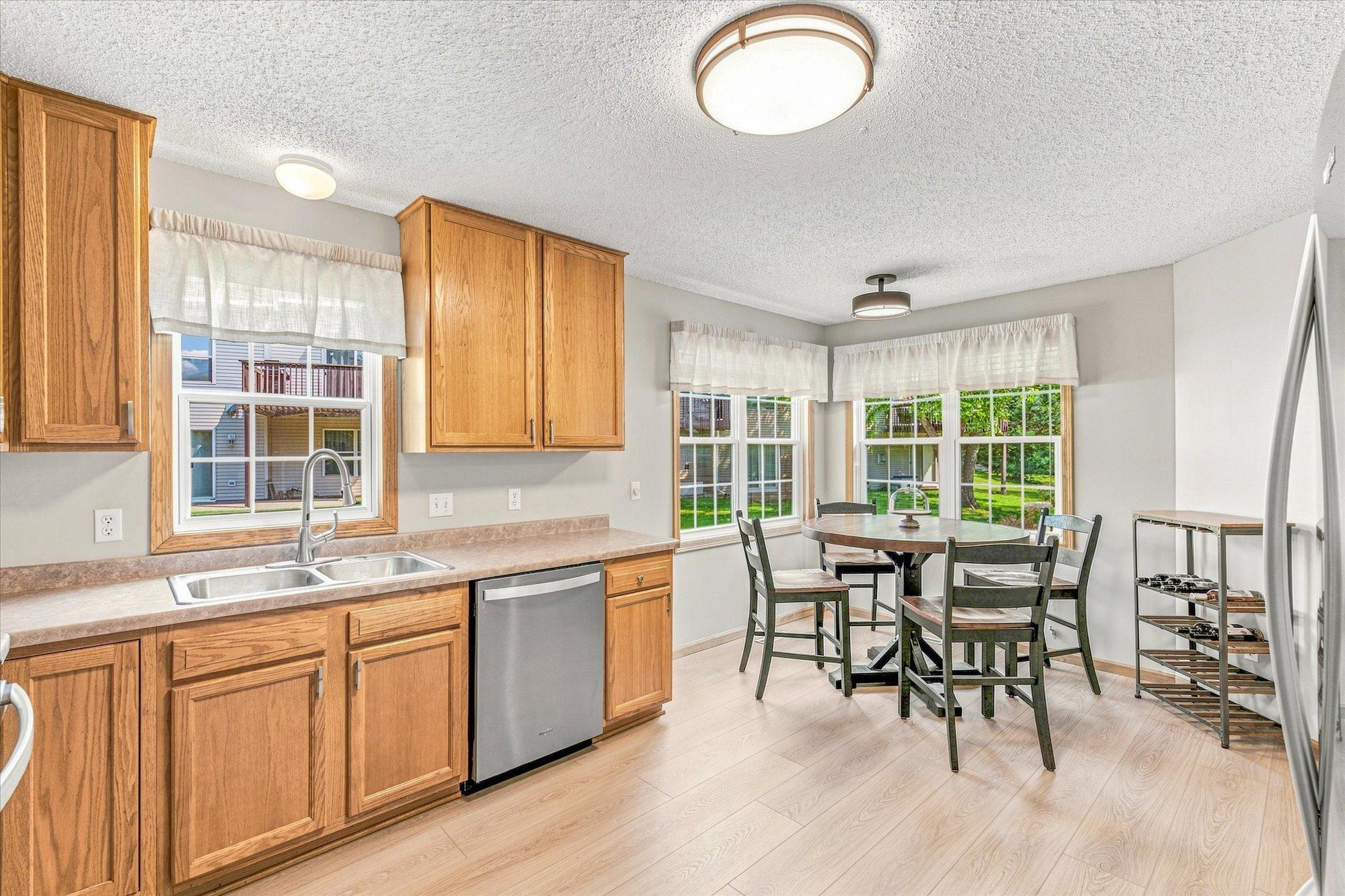 2442 Autumn Ridge Court Chanhassen, MN 55317 - Photo 11 of 43 Gallery Image 11