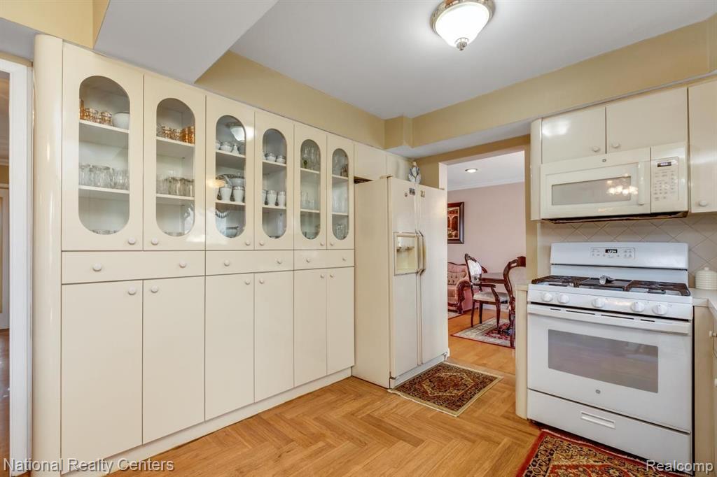 5035 Chadbourne Drive Sterling Heights, MI 48310 - Photo 18 of 45