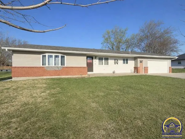 $289,000 | 1004 North 4th Street, Hiawatha, KS 66434