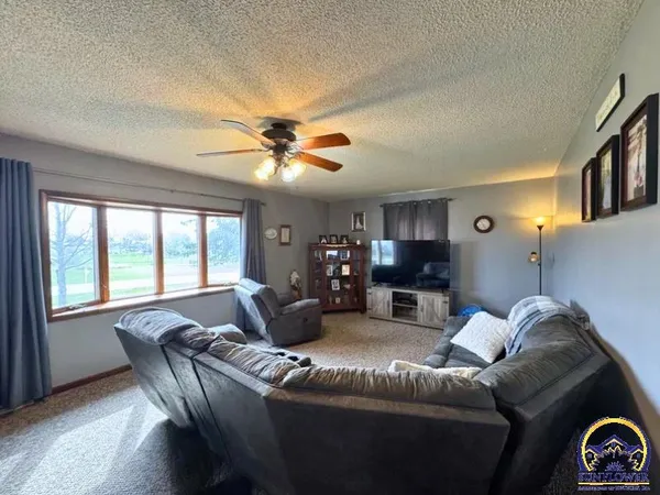 $289,000 | 1004 North 4th Street, Hiawatha, KS 66434