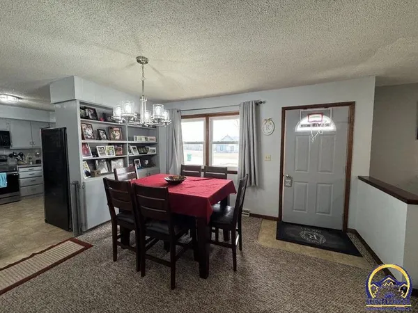 $289,000 | 1004 North 4th Street, Hiawatha, KS 66434