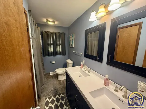 $289,000 | 1004 North 4th Street, Hiawatha, KS 66434