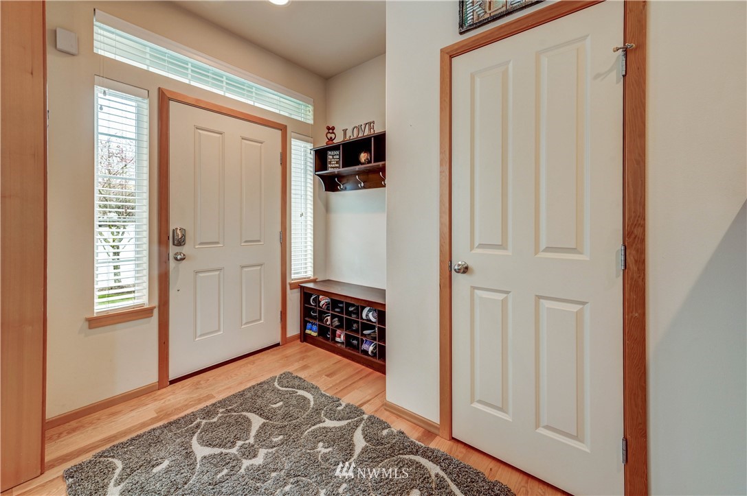 5719 Northeast 3rd Street Renton, WA 98059 - Photo 3 of 40