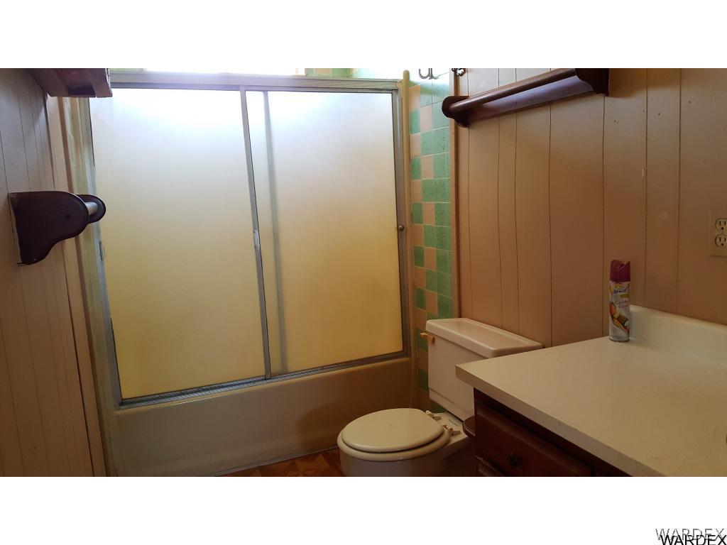1385 Egar Road Golden Valley, AZ 86413 - Photo 12 of 31 Master bath