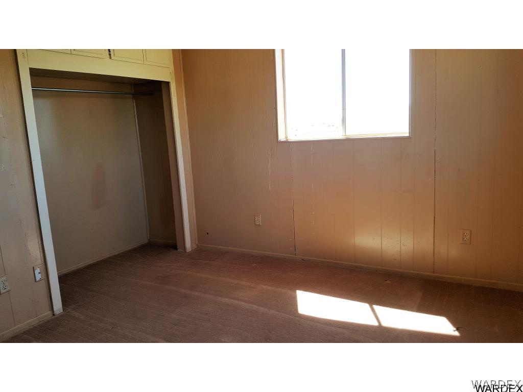 1385 Egar Road Golden Valley, AZ 86413 - Photo 15 of 31 Guest bedroom