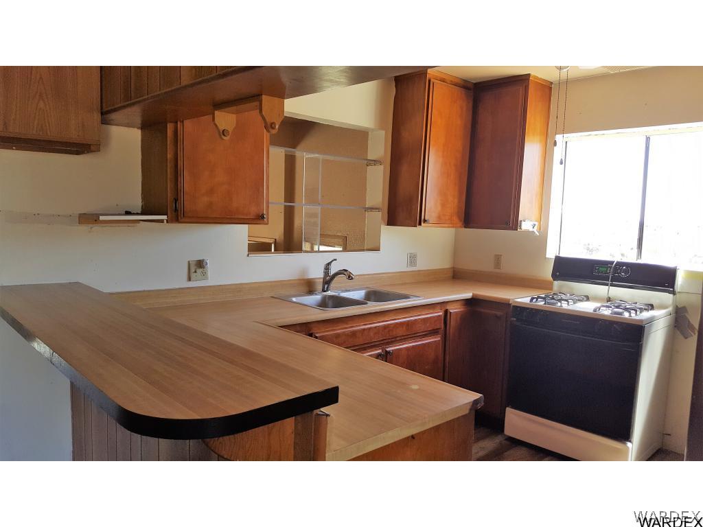 1385 Egar Road Golden Valley, AZ 86413 - Photo 7 of 31 Kitchen
