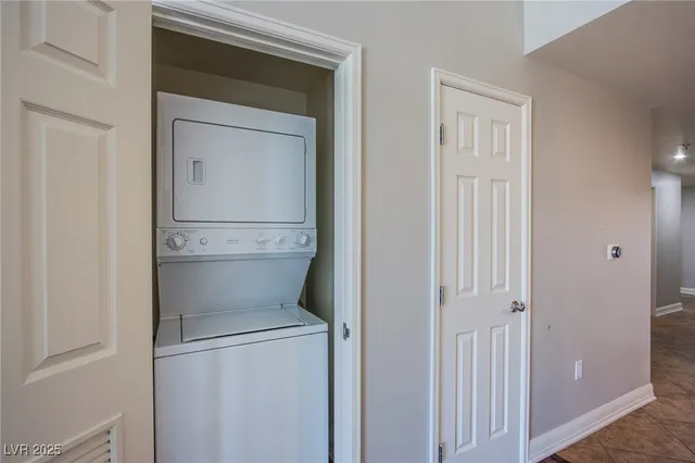 $2,200 | 150 South Las Vegas Boulevard, Unit 1212, Las Vegas, NV 89101